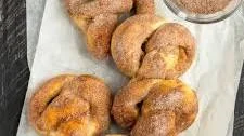 Sourdough Discard Cinnamon Sugar Pretzels