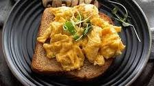 Sriracha Scrambled Eggs
