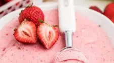 Strawberry Banana Frozen Yogurt