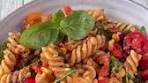 Sun Dried Tomato Pesto Pasta Salad This salad is filling, fresh ...