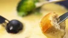 Swiss-German Cheese Fondue (Deutsches Käsefondue)