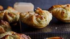 Cheesy broccoli puffs