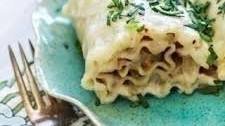 Chicken, Artichoke, and Mushroom Lasagna Rolls