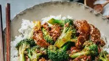 Chinese Beef and Broccoli (牛肉炒西兰花)