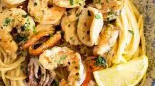Creamy garlic seafood pasta