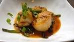 Delicious and Easy Sriracha Scallops | SAM THE COOKING ...