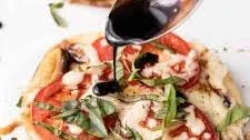 Easy Caprese Pizzas