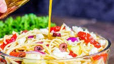 Easy Greek Spaghetti Pasta Salad (30-Minute Recipe)
