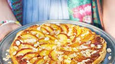 Peach puff pastry tart with almonds