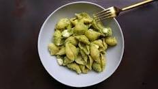 PESTO AND MOZZARELLA PASTA SHELLS