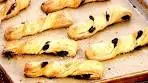 Professional Baker Teaches You How To Make CINNAMON ...