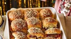 Pull-apart meatball sliders