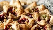 Raspberry Baked Brie Puff Pastry Bites