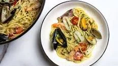 Spaghetti allo Scoglio (Spaghetti With Mixed Seafood)