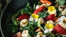 Spring salad with Strawberries