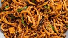 Stir-Fried Spicy Garlic Udon Noodles