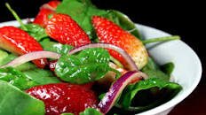 Strawberry and Spinach Salad With Balsamic Vinaigrette
