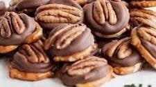 Caramel Pretzel Delights
