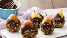CHOCOLATE-DIPPED HOLIDAY PEARS