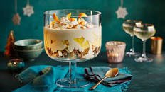 Christmas pudding trifle
