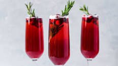Effortless Poinsettia Drink Recipe: A Festive Champagne Cocktail