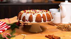 Gingerbread Bundt Cake con glassa al latte