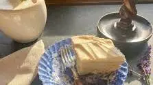 How to Make a One-Bowl Vanilla Bean Sheet Cake