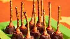 Recipe: Witches’ Broomsticks Halloween Pretzel Treats