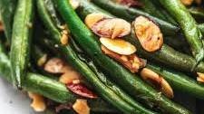 Sauteed Green Beans with Garlic and Almonds