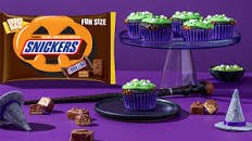 SNICKERS Black Velvet Witches’ Brew Cupcakes