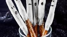 Spooky Ghost Halloween Pretzel Rods