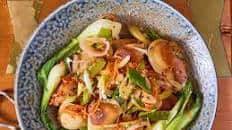 Asian Wontons with Vegetable Medley