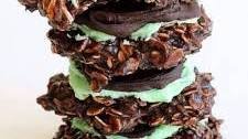 Fudgy Mint Chocolate No-Bake Cookies