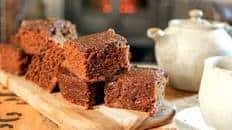 Sticky stem gingerbread cake