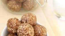 APRICOT AND ALMOND NO-BAKE ENERGY BITES
