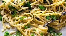 Crab Pasta With Snap Peas and Mint