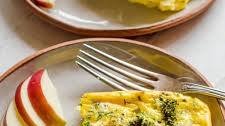 Easy & Cheesy Broccoli Egg Breakfast Bake