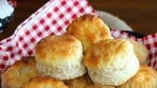 Fluffy Southern Buttermilk Biscuits
