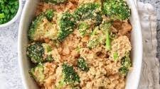 One-Pot Cheesy Vegan Quinoa with Broccoli & Chickpeas (GF)