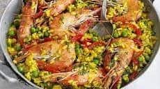 Quick prawn paella