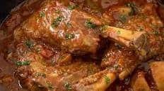 Slow cooker lamb shanks recipe