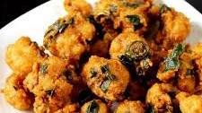 Cauliflower pakoda