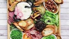 'Crostini for a crowd' board