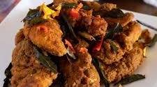 Crunchy Kunyit Chicken (Ayam Goreng Kunyit)