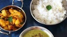 Keerai Molagootal / Palakkad Style Spinach Lentil Curry