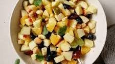 Pakistani Fruit Chaat (with essential tips!)