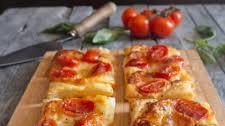 Puff Pastry Caprese Appetizers