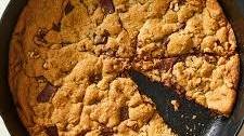 Skillet Chocolate Chip Cookie