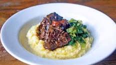 Slow-cooked braised ox cheeks in red wine