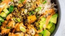 Vegan sushi bowl with fish sticks and spicy mayo